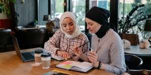 Sinonim Adalah Persamaan Kata dalam Bahasa Indonesia, Pahami Manfaat dan Jenis-Jenisnya