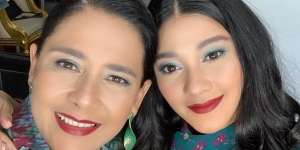 Pamer Foto Lawas Bareng Dua Anaknya, Paras Lydia Kandou Jadi Sorotan