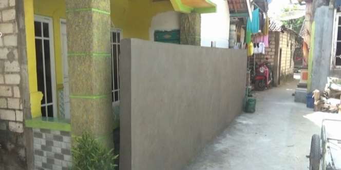 Duduk Perkara Warga Tuban Tutup Rumah Tetangga dengan Tembok Gegara Jemuran Baju