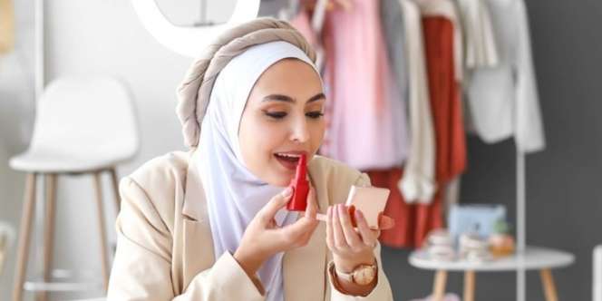 Tengok Tone Warna Lipstik Memikat Pilihan Selena Gomez