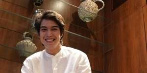 El Rumi Magang jadi Satpam Mal, Ketampanannya Bikin Ambyar