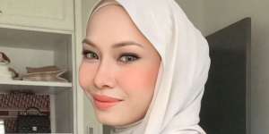 Trik Bikin Pashmina Curve Jadi Terlihat Flowy