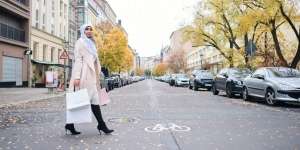 Dokter Ungkap Cara Pakai High Heels untuk Cegah Nyeri Lutut