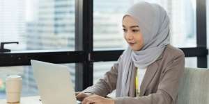 Koleksi One Set Tailor Bikin Tampilan Stylish Bernuansa Boyish