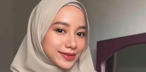 Pashmina Sifon Cukup Dililit Simpel, Look Jadi Lebih Manis
