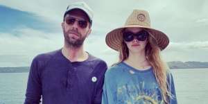 Potret Putri Cantik Chris Martin Vokalis Coldplay Disebut Mirip Berbie, Punya Nama Unik