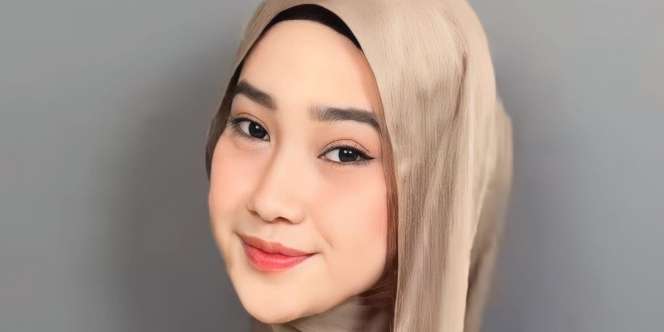 Hijab Rapi Tanpa Jarum Pentul, Manfaatkan Fashion Tape 