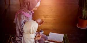 Baca Tiap Saat, Tiga Surah di Alquran yang Jadi Doa Perlindungan untuk Buah Hati