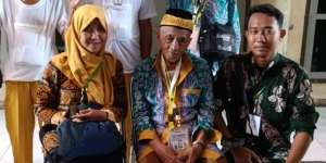 Masya Allah! Sosok Mbah Harun Jemaah Haji Tertua 2023, Kakek Usia Lebih dari Seabad Hidup dari Berjualan Ayam