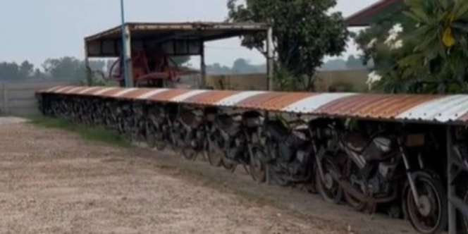 Sultan Abis, Penampakan Pagar Rumah dari Deretan Motor Bekas