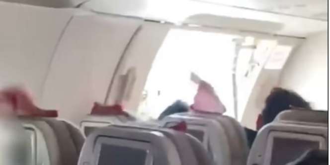 Detik-Detik Menegangkan Penumpang Buka Pintu Pesawat Sebelum Mendarat, Begini Video Kengerian di Dalamnya