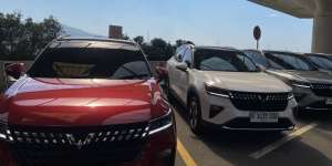 Melibas Jalan Berliku Yogyakarta-Semarang dengan Wuling Alvez