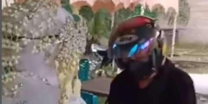 Pengantin Bikin Ngakak, Gerak Cepat Saat Ada Kurir COD