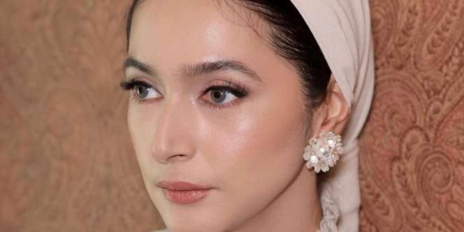 Pulasan Makeup Tipis Nabila Syakieb, Natural Bikin Terpana