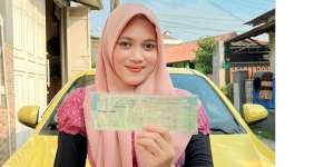 Lega Banget, Perempuan Tangerang Ini Akhirnya Resmi Terima Mobil Agya Rp1 dari Flash Sale Rp1 Shopee
