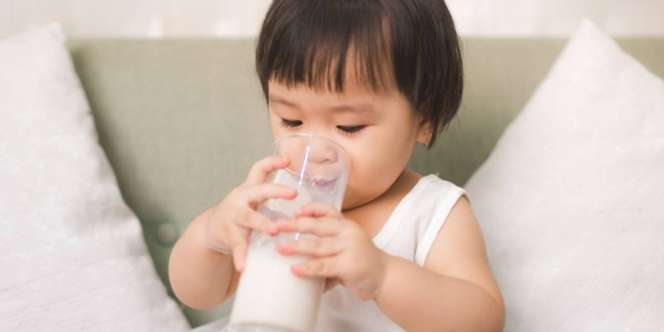 Konsultasikan Kondisi Gizi Si Kecil Jika Alergi Susu Sapi 