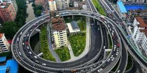 Keluarga Ini Tolak Pindah dari Apartemen yang Dikelilingi Jalan Layang Super Sibuk, Padahal Ditawari Uang Miliaran, Ini Potretnya