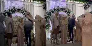 Momen Pengantin Wanita Kegirangan Bisa Foto Bareng Replika Jimin BTS, Sampai Lupa Suami