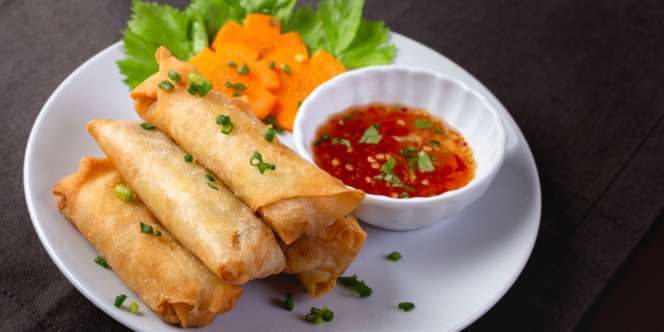 Pizza Lumpia Isi Daging dan Sayur, Camilan Gurih Manjakan Lidah