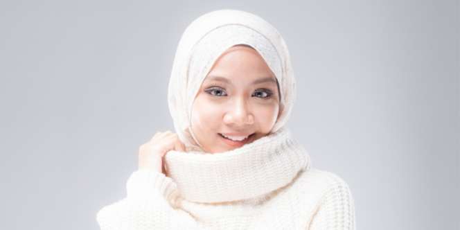 Samarkan Flek Hitam dengan 3 Produk Makeup