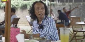 10 Potret Rumah Mewah Mandra Disulap Jadi Warung Makan, Luasnya 2 Hektar Bergaya Betawi!