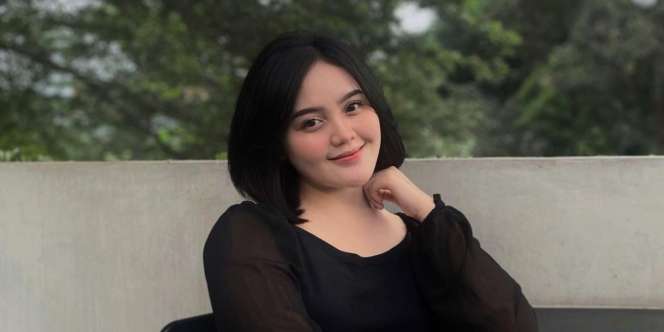 Cantik! 5 Pesona Tia Putri ke Dua Komedian Mandra yang Jarang Tersorot