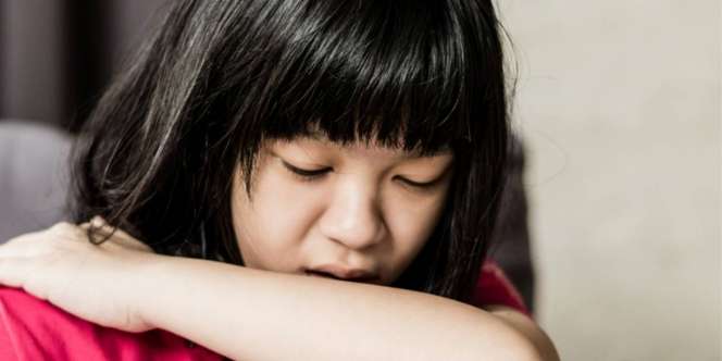6 Tips dari Dokter THT Biar Anak Tak Mudah Batuk Saat Kualitas Udara Buruk