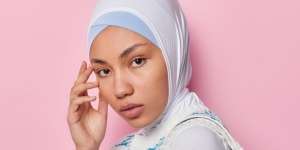 Tak Perlu Panik Jika Wajah 'Cekit-cekit' Saat Memakai Glycolic Acid