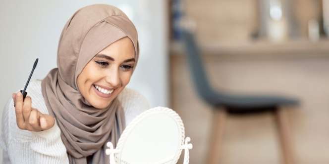 Bulu Mata Lentik Lebih Lama, Coba Pakai Bedak Tabur