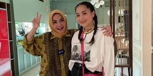 Digugat Gideon Tengker Rp100 M, Inilah 10 Potret Rumah Rieta Amalia yang Mewahnya Bak Istana, Raffi-Nagita Tak Ada Apa-Apanya!