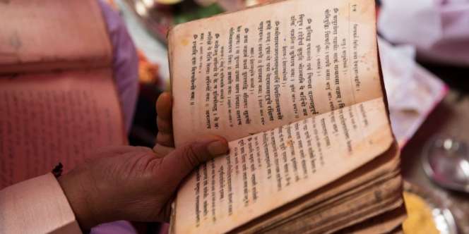 Bahasa Tertua di Dunia yang Masih Dipakai hingga Kini, Salah Satunya Ada di Indonesia