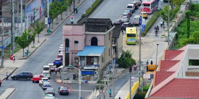 Tragedi Rumah 14 Tahun Berdiri Angkuh di Tengah Jalan 4 Jalur karena Tolak Digusur, Akhirnya Menyerah Usai Dibarter 4 Apartemen dan Rp5,2 M