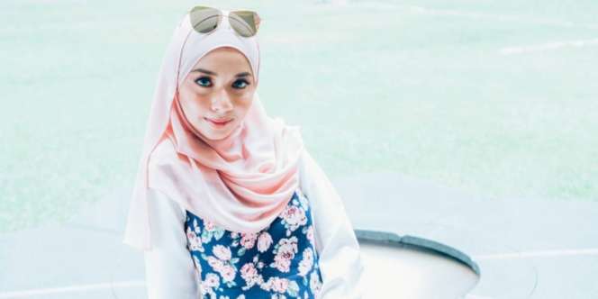 Cara Cepat Pakai Pashmina Silk, Hanya Diikat Tak Perlu Jarum Pentul