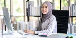 Rahasia Membuat Steal Makeup Stunning Look ala Working Woman yang Wajib Dicoba, Pasti Memukau!