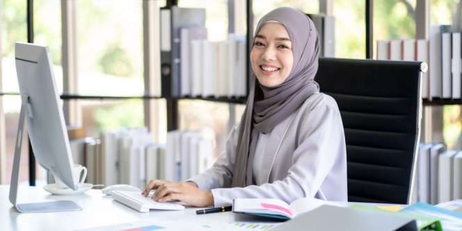 Rahasia Membuat Steal Makeup Stunning Look ala Working Woman yang Wajib Dicoba, Pasti Memukau!
