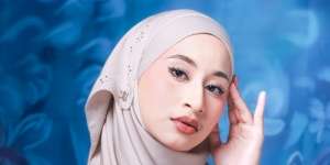 Buat Mata Monolid Tampak Lebih Besar dengan Smudged Eyeliner