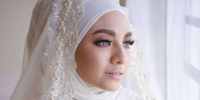 3 Bahan Pashmina Andalan MUA untuk Pengantin