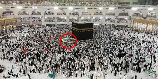 Doa Sesudah Sholat Sunnah Mutlak di Hijr Ismail, Ketahui Juga Kisah di Balik Tempat Mustajab Ini!
