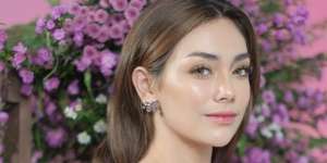Dirias MUA Franky Wu, Wajah Celine Evangelista Bak Porcelain