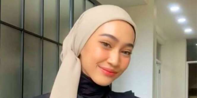 Praktis Banget, Pakai Turban Rapi Tak Butuh Jarum