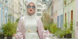 Simpel Style Dian Pelangi, Bisa Jadi Inspirasi Outfit Kuliah
