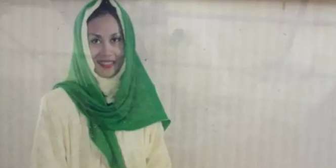 Wanita Berkerudung Hijau Ini Ibu Artis Terkenal, Hampir Jadi Menantu Raisa, Coba Tebak?