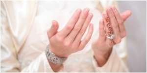 Umat Islam Wajib Tahu! Inilah Hal-Hal yang Dilarang dalam Berdoa Sesuai dengan Al-Quran dan Hadis