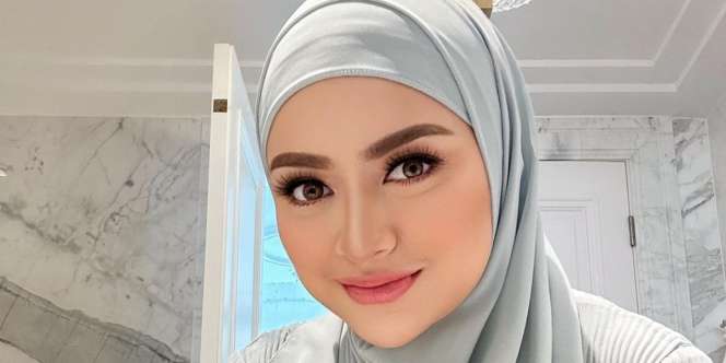 Nathalie Holscher Pakai Makeup Serba Pink, Warganet 'Cantiknya Nggak Ada Obat'