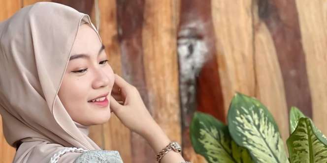 Tutorial Pashmina Ceruty Meleyot, Look Jadi Kekinian