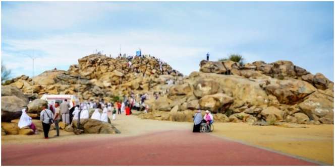 6 Fakta Menarik Padang Arafah, Ada Bukit Cinta hingga Suburnya Pohon Soekarno