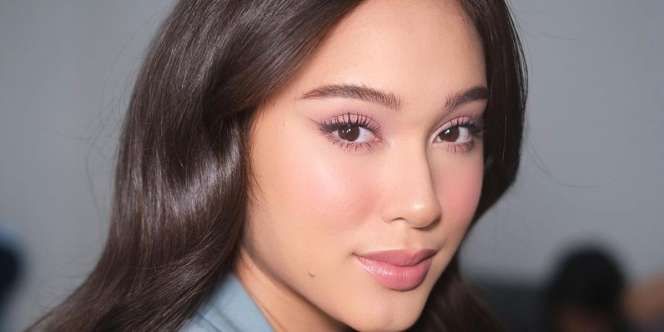 Manisnya Makeup Pink Flawless di Wajah Yasmin Napper