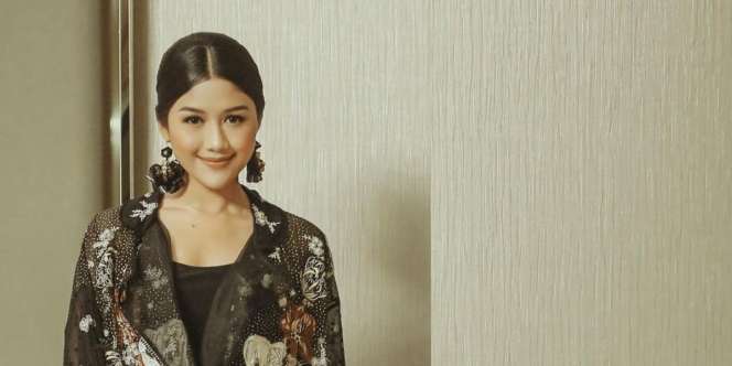 Inspirasi Makeup Elegan Erina Gudono Bernuansa Natural