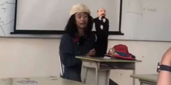 Viral Guru Sejarah Cosplay Saat Mengajar, Demi Murid Paham Pelajaran