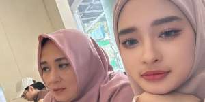 Potret Ibunda Inara Rusli, Mercy Lubis Nggak Kalah Tenar Sama Sang Anak, Rupanya Dulu Artis Terkenal!